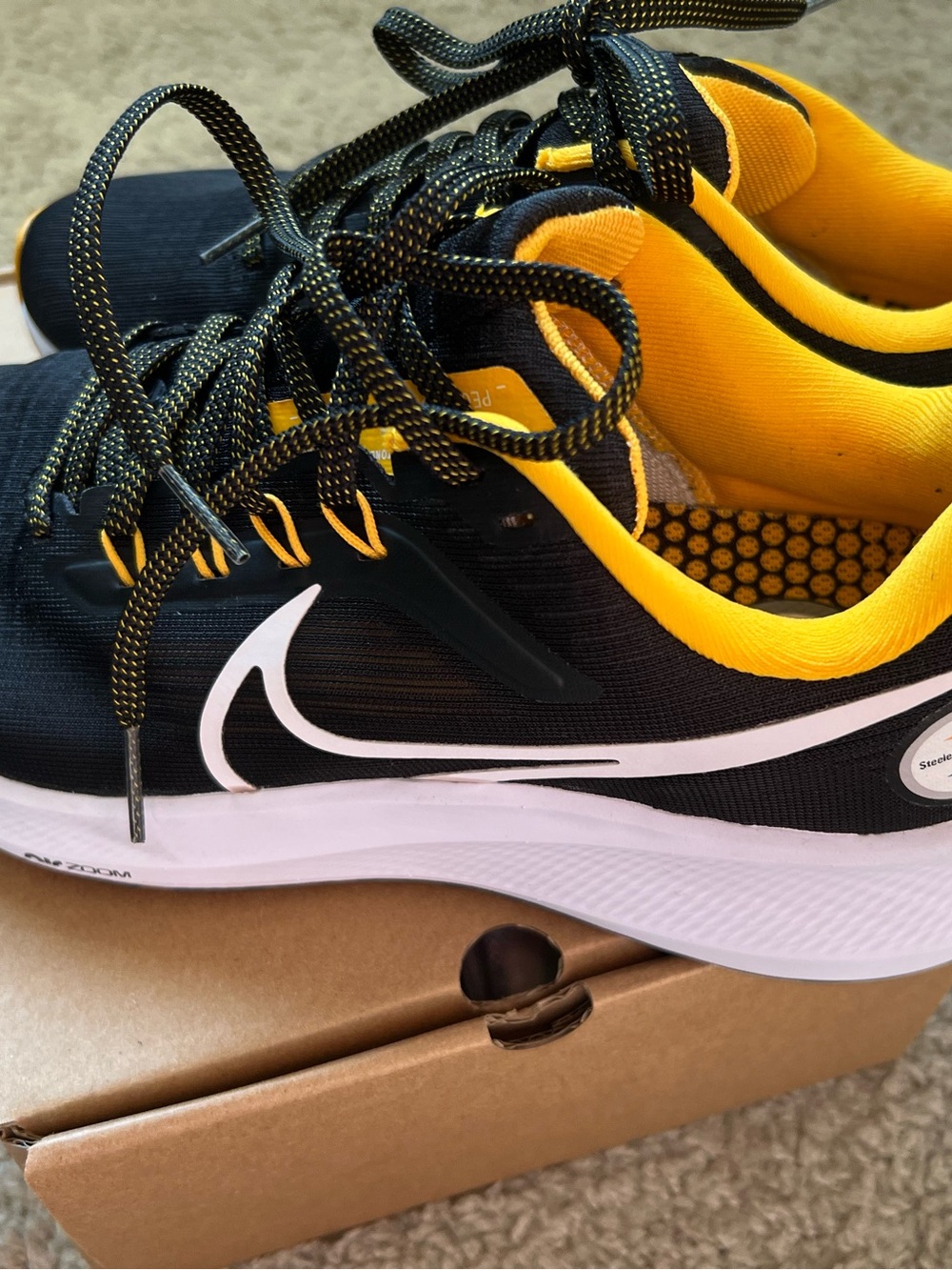 Nike Black & Yellow Women’s Running Sneakers